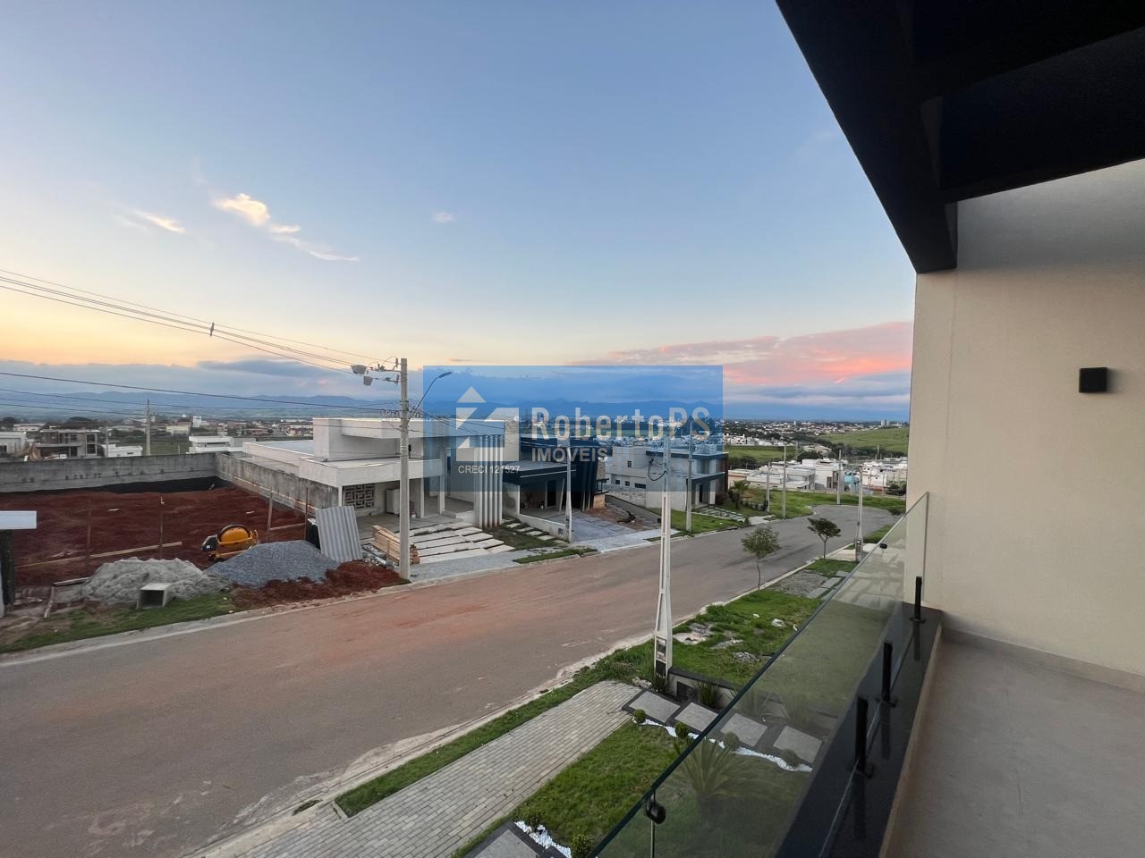 Sobrado de alto padrão para venda no condomínio em caçapava-