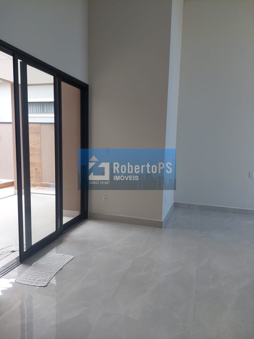 Casa em condomínio recém construída com 3 quartos e piscina 