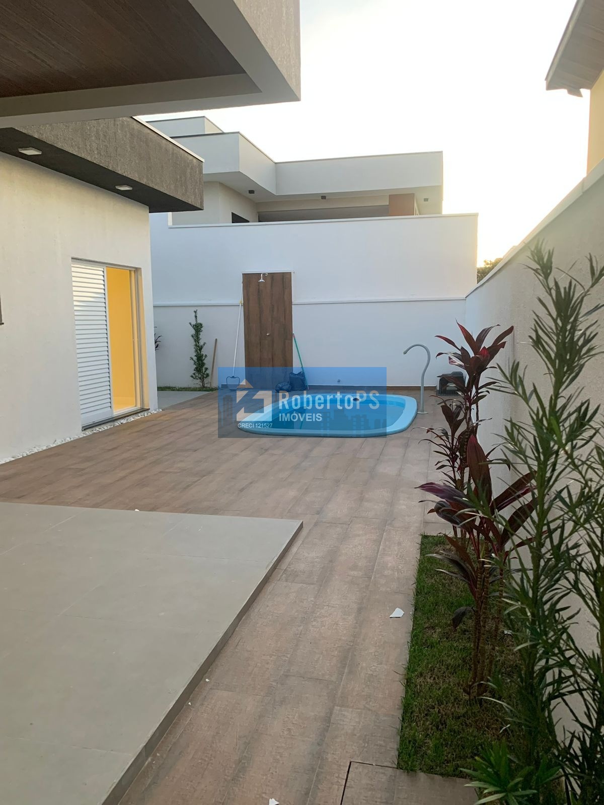 Casa em condomínio à venda com 3 quartos e piscina