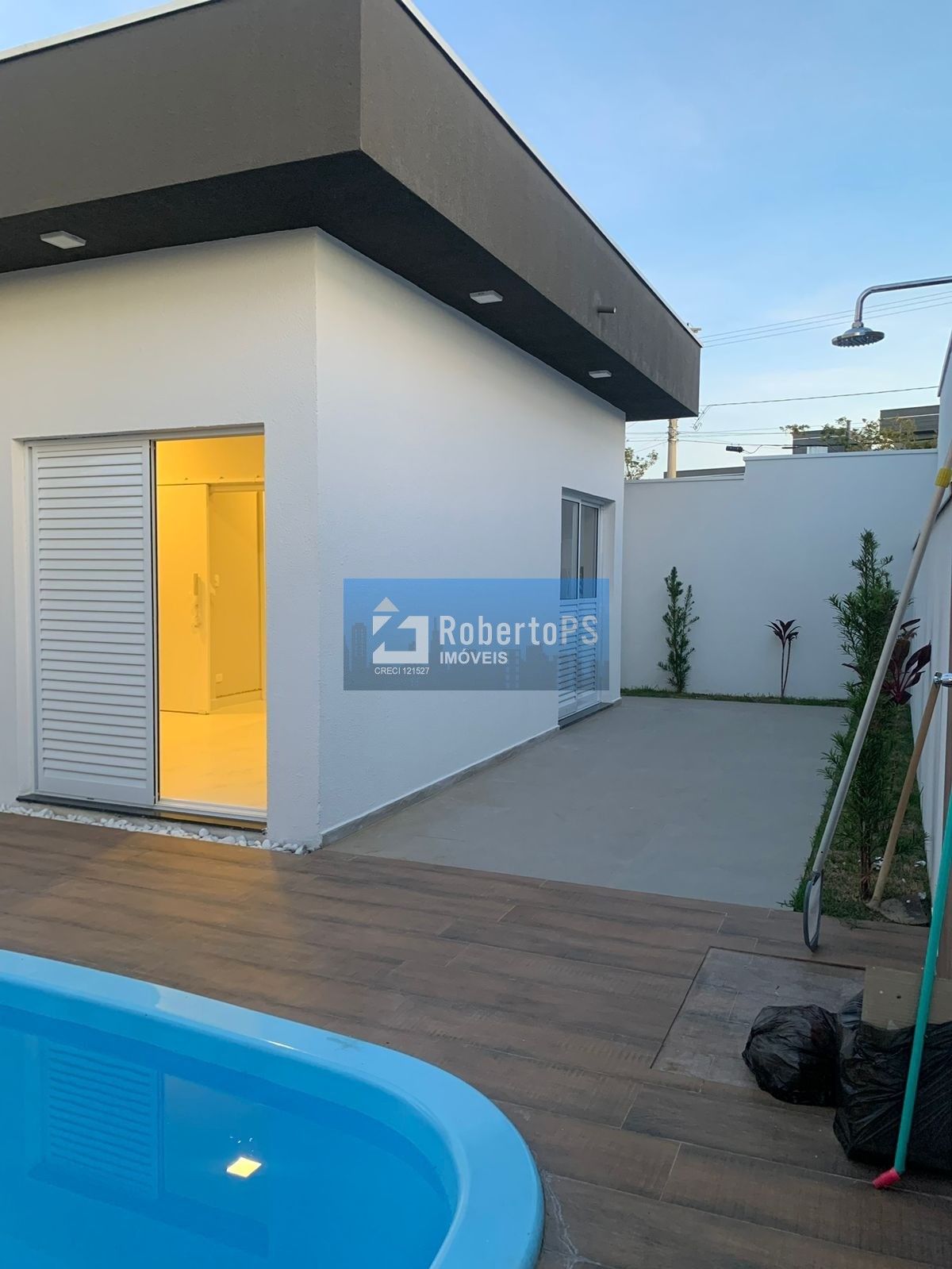 Casa em condomínio à venda com 3 quartos e piscina