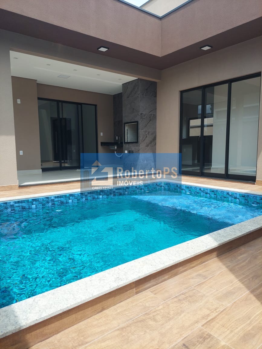 Casa em condomínio recém construída com 3 quartos e piscina 