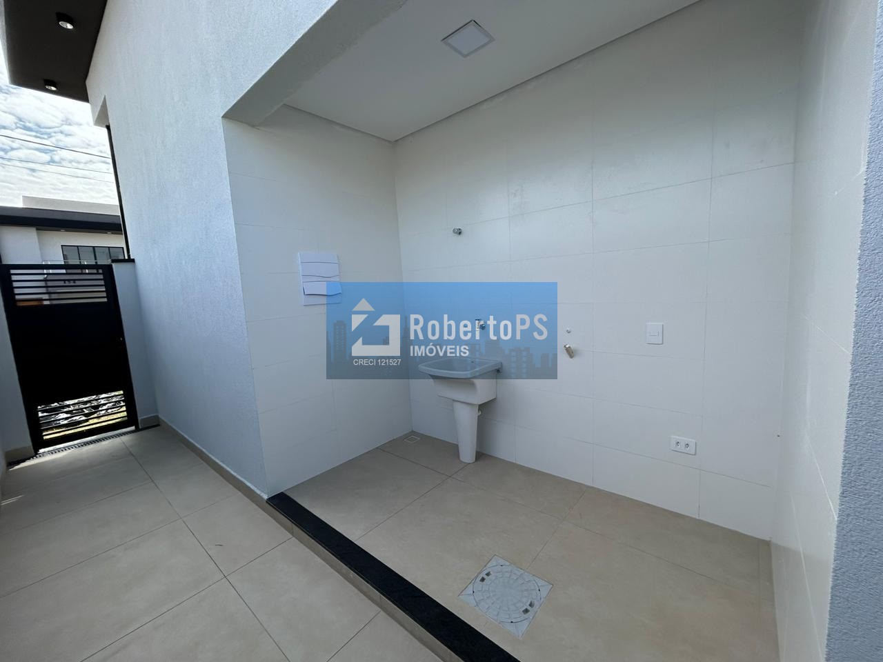 Se você procura uma casa em condomínio que reúna conforto, s