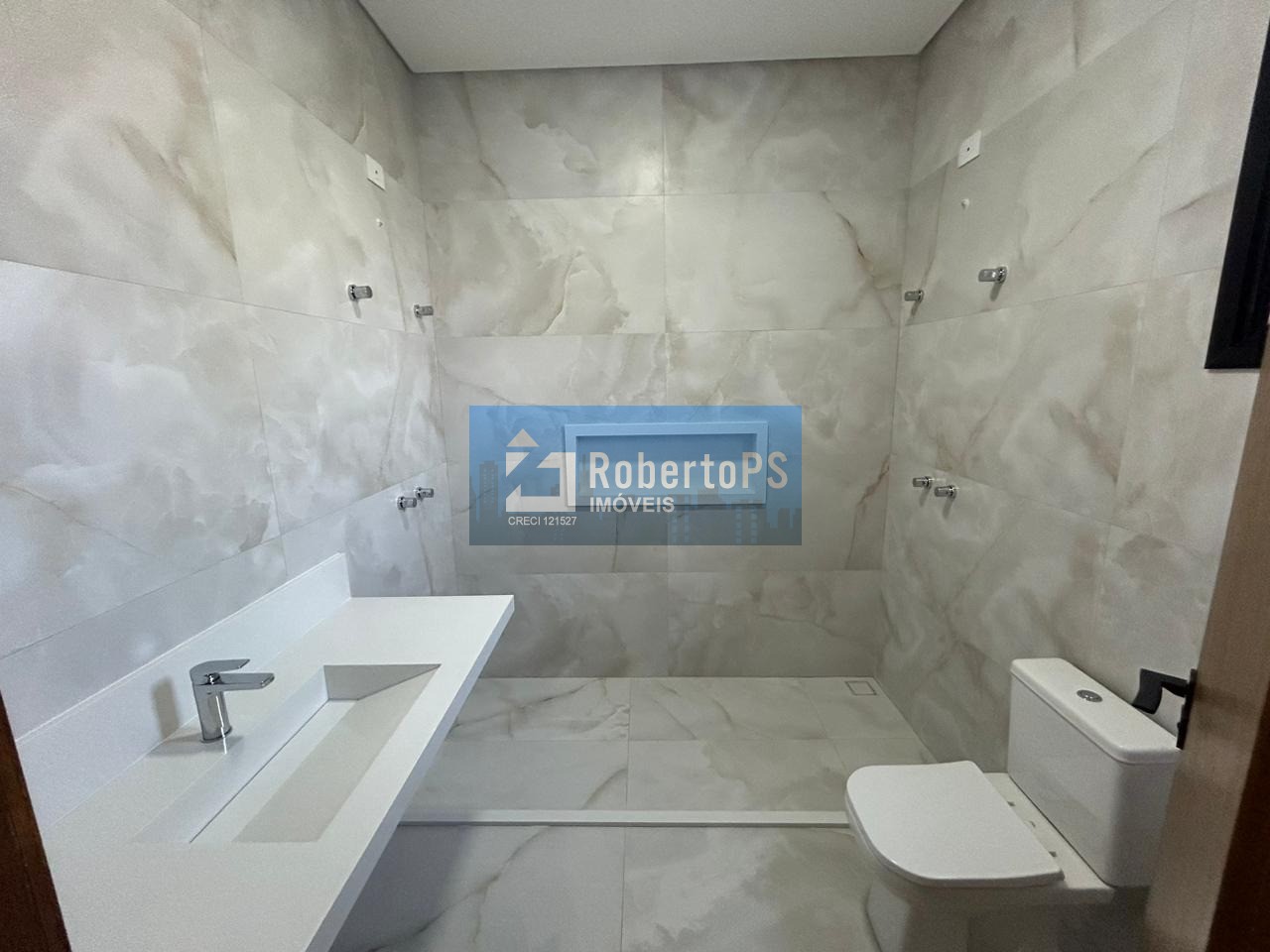 Se você procura uma casa em condomínio que reúna conforto, s