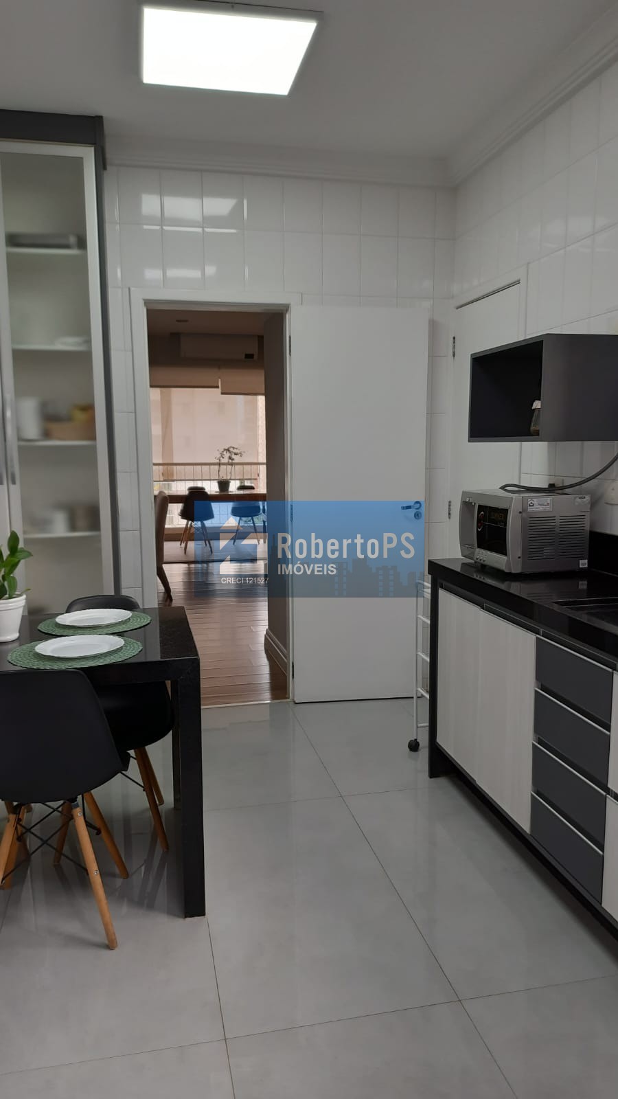 Venha conhecer este espetacular apartamento de 3 quartos, 3 suítes, 4 banheiros e 142,00 m2 de área total. Localizado em um dos bairros mais valorizados da cidade, este imóvel possui tudo o que você…
