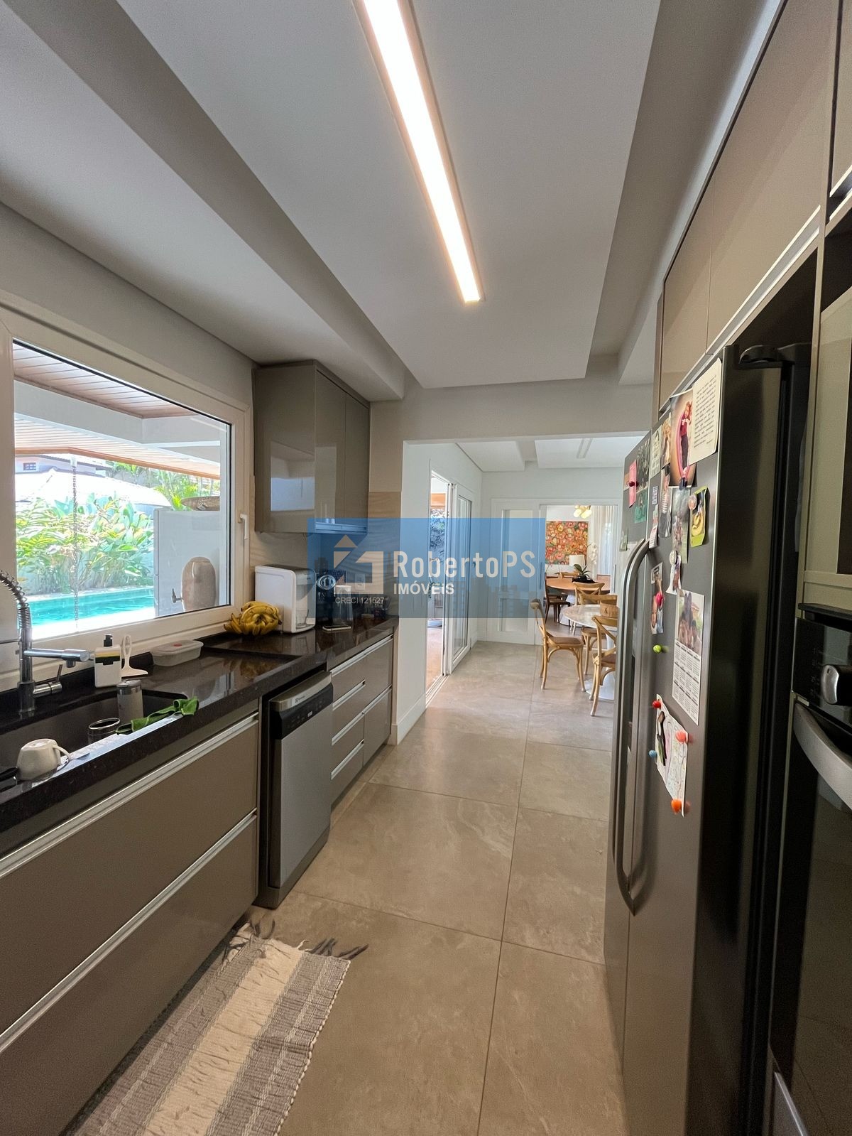 Casa de Luxo no Condomínio Esplanada do Sol: 4 Quartos, 4 Suítes, 2 Salas e 4 Vagas - São José dos Campos-SP!