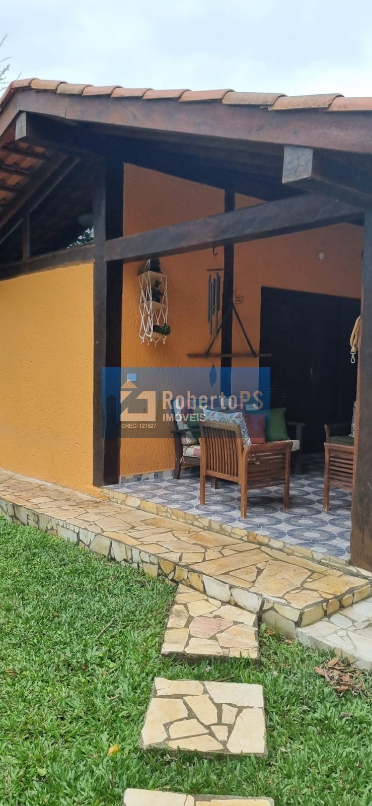 Imóvel de luxo à venda em Camburi, São Sebastião-SP: 4 quartos, 4 suítes, 6 banheiros, 1 sala, 4 vagas de garagem, 250m² de área.