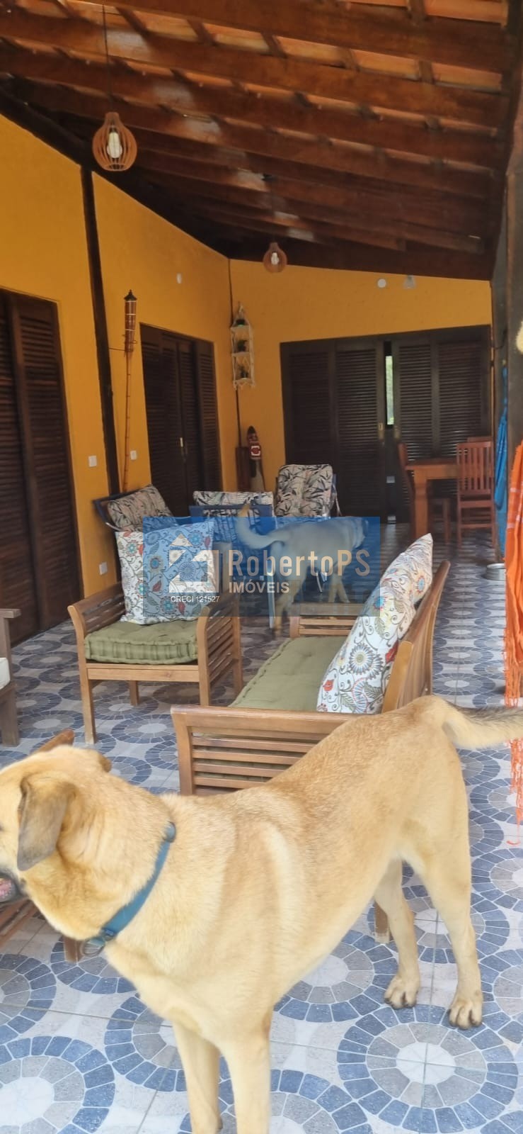 Imóvel de luxo à venda em Camburi, São Sebastião-SP: 4 quartos, 4 suítes, 6 banheiros, 1 sala, 4 vagas de garagem, 250m² de área.