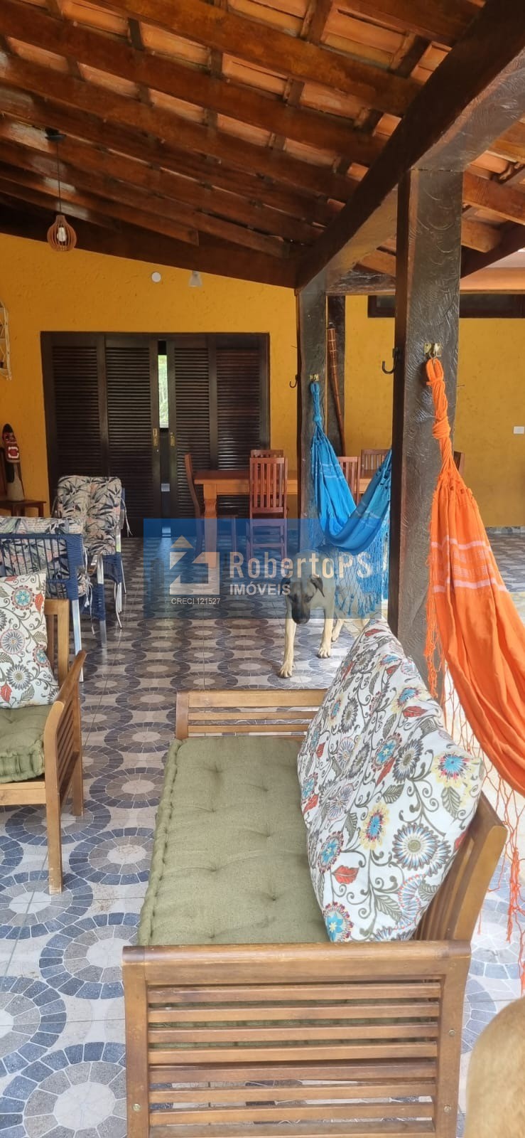 Imóvel de luxo à venda em Camburi, São Sebastião-SP: 4 quartos, 4 suítes, 6 banheiros, 1 sala, 4 vagas de garagem, 250m² de área.