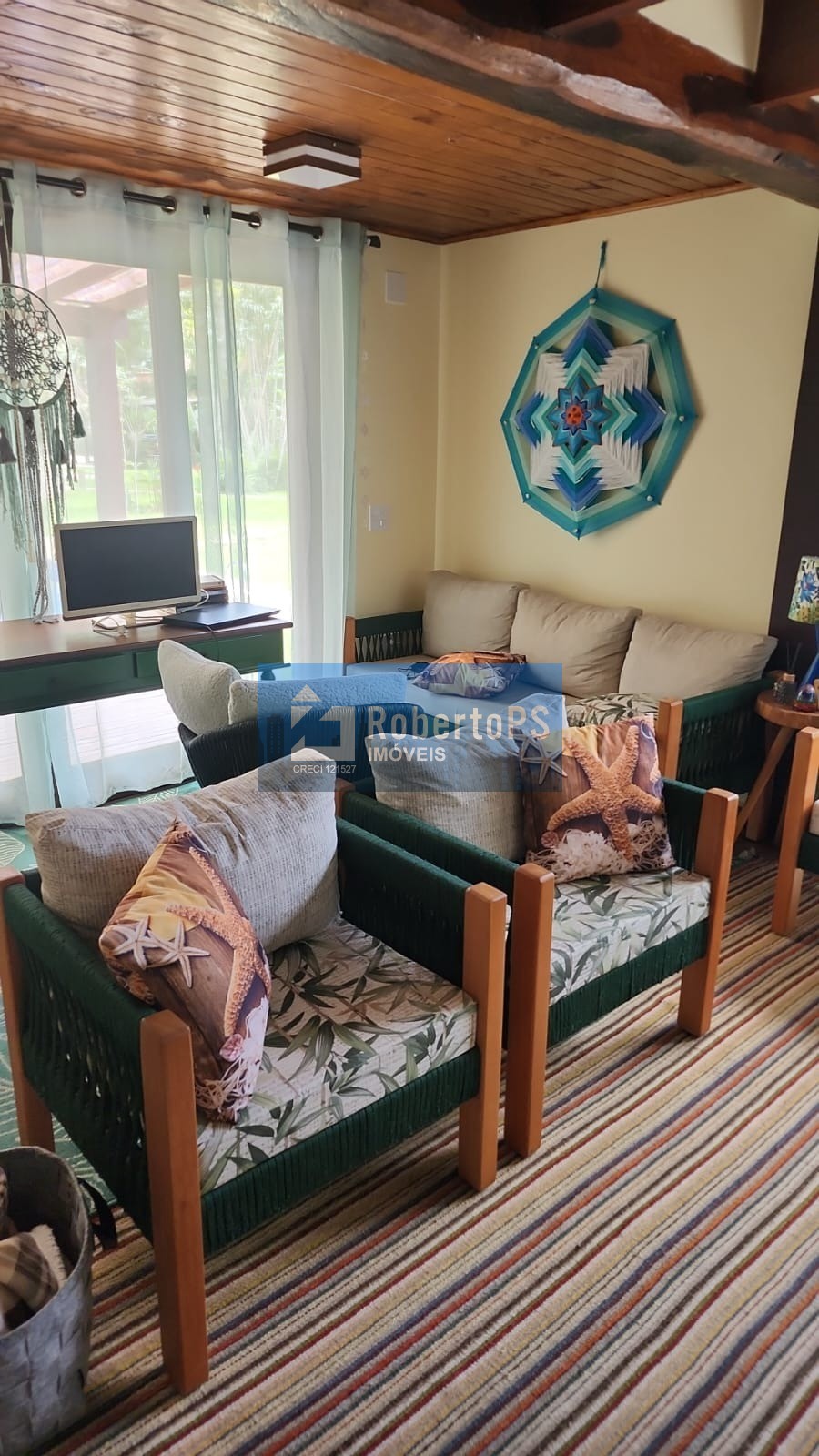 Imóvel de luxo à venda em Camburi, São Sebastião-SP: 4 quartos, 4 suítes, 6 banheiros, 1 sala, 4 vagas de garagem, 250m² de área.