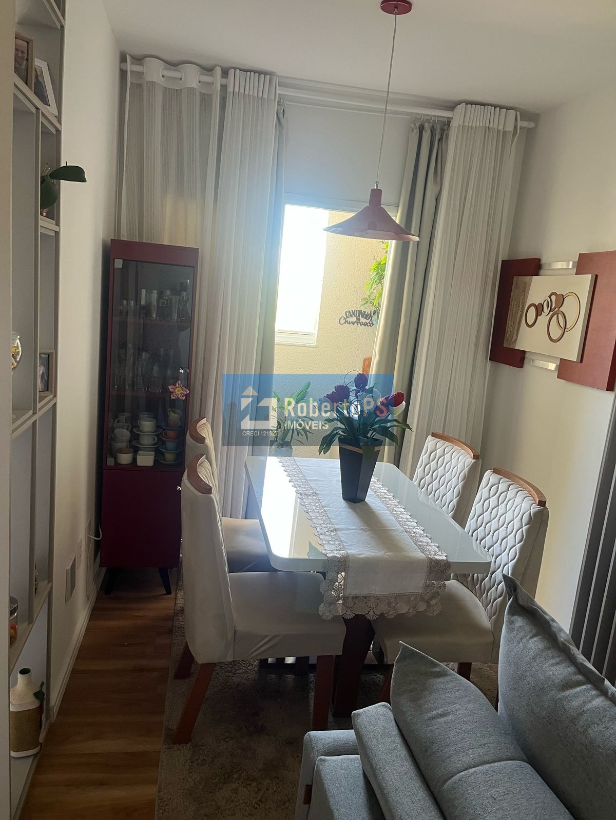 Apartamento com 2 dormitórios sendo uma suíte e sacada gourm