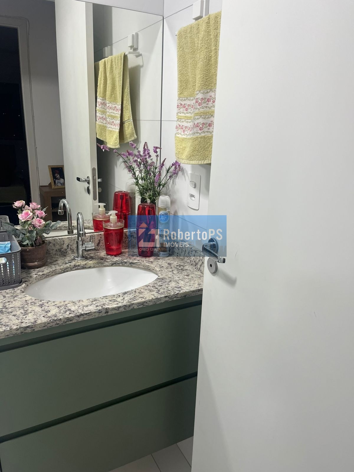 Apartamento com 2 dormitórios sendo uma suíte e sacada gourmet