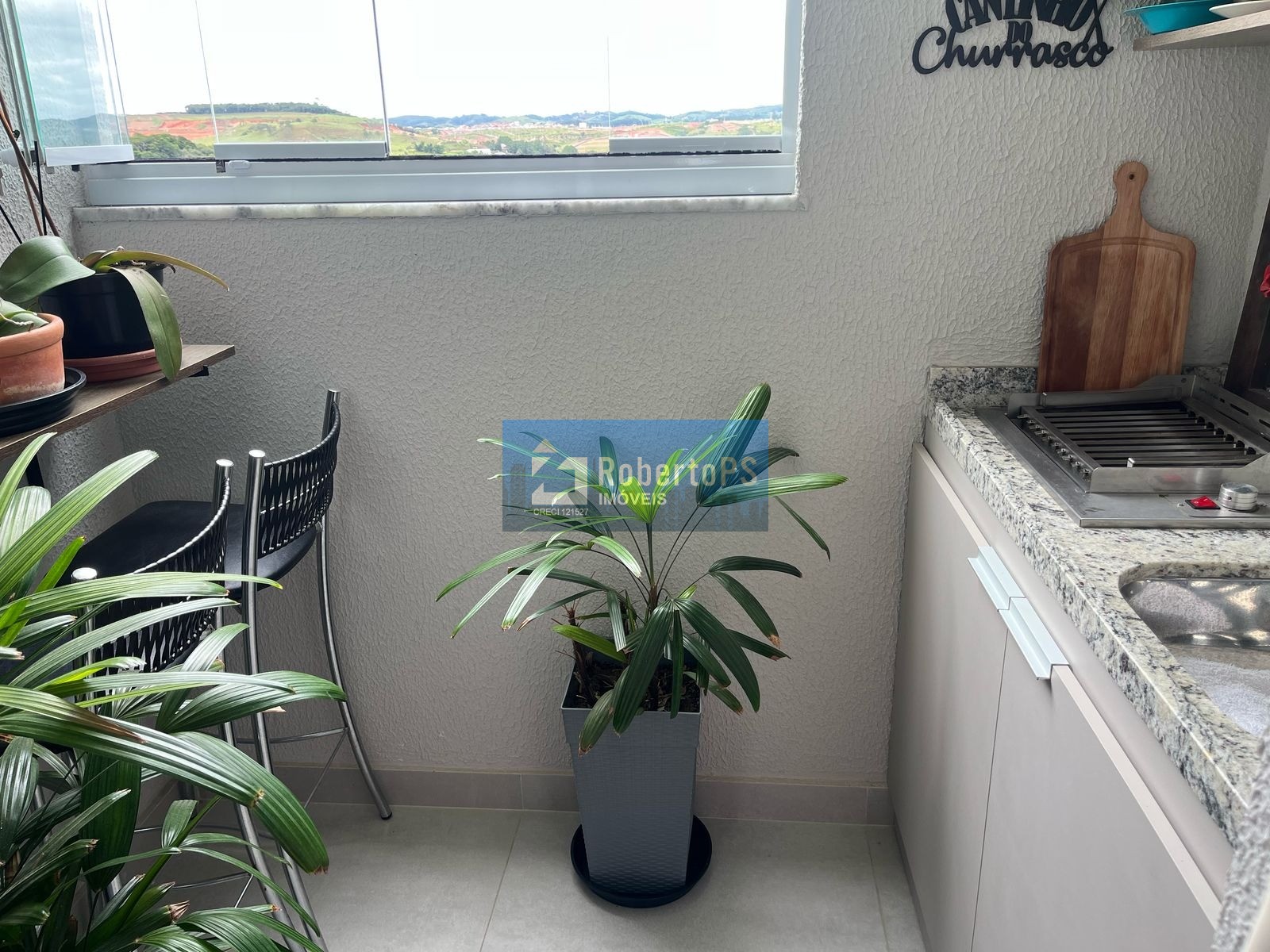 Apartamento com 2 dormitórios sendo uma suíte e sacada gourm