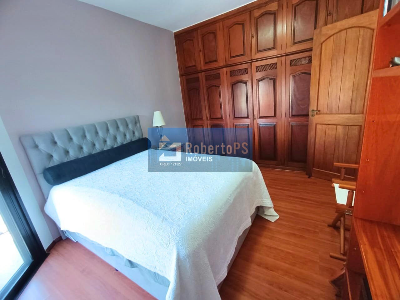 Luxuosa Casa em Condomínio à Venda em São José dos Campos-SP Jardim das Colinas 5 quartos, 3 suítes, 5 salas, 5 banheiros, 3 vagas de garagem 316m² de área