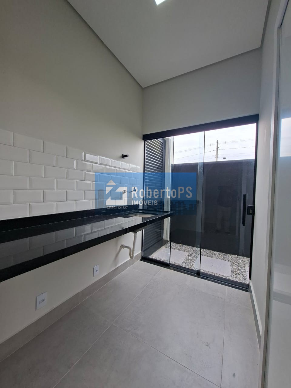 Casa térrea de luxo em condomínio: 3 quartos, 3 suítes, 2 sa