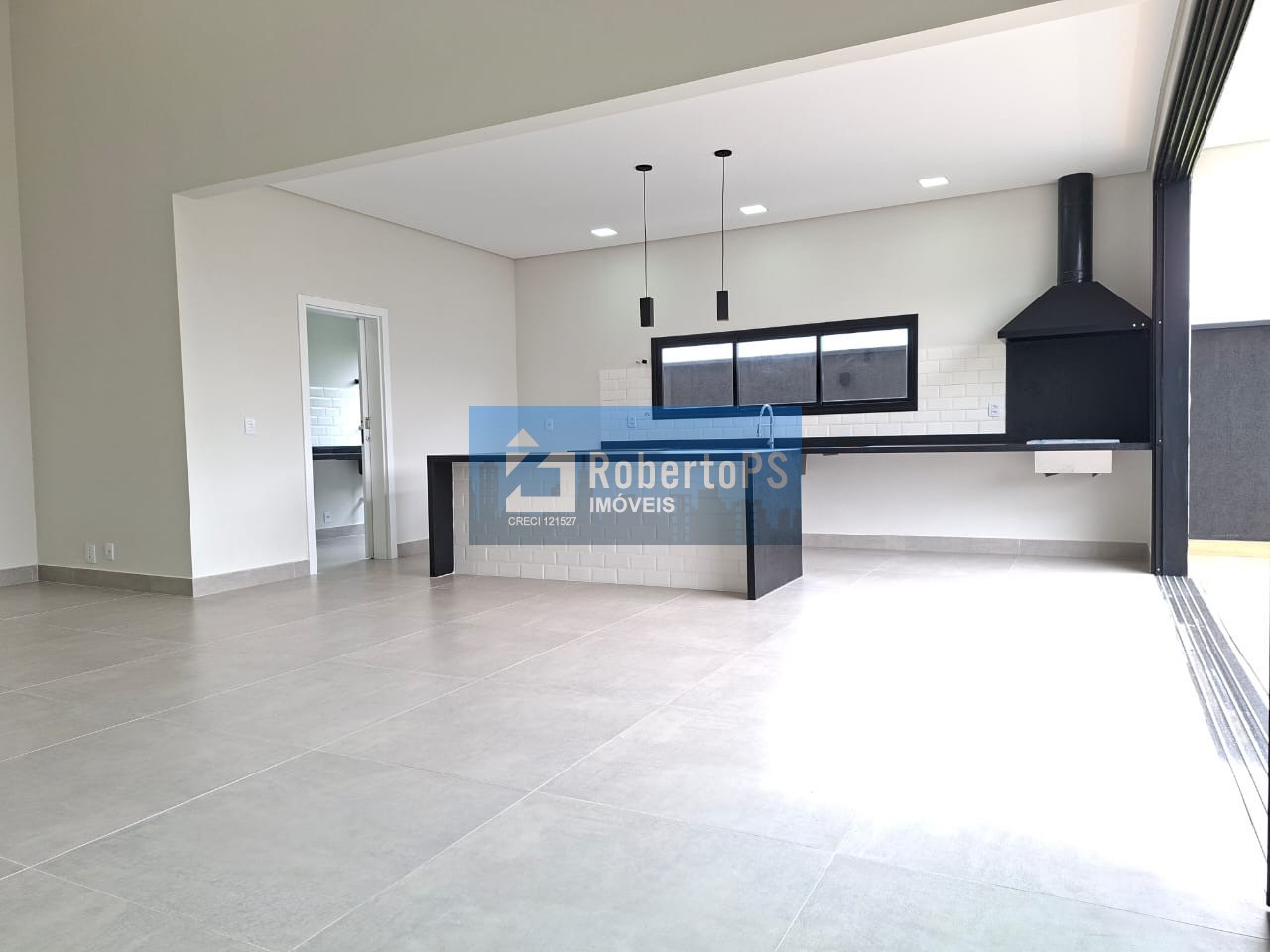 Casa térrea de luxo em condomínio: 3 quartos, 3 suítes, 2 sa
