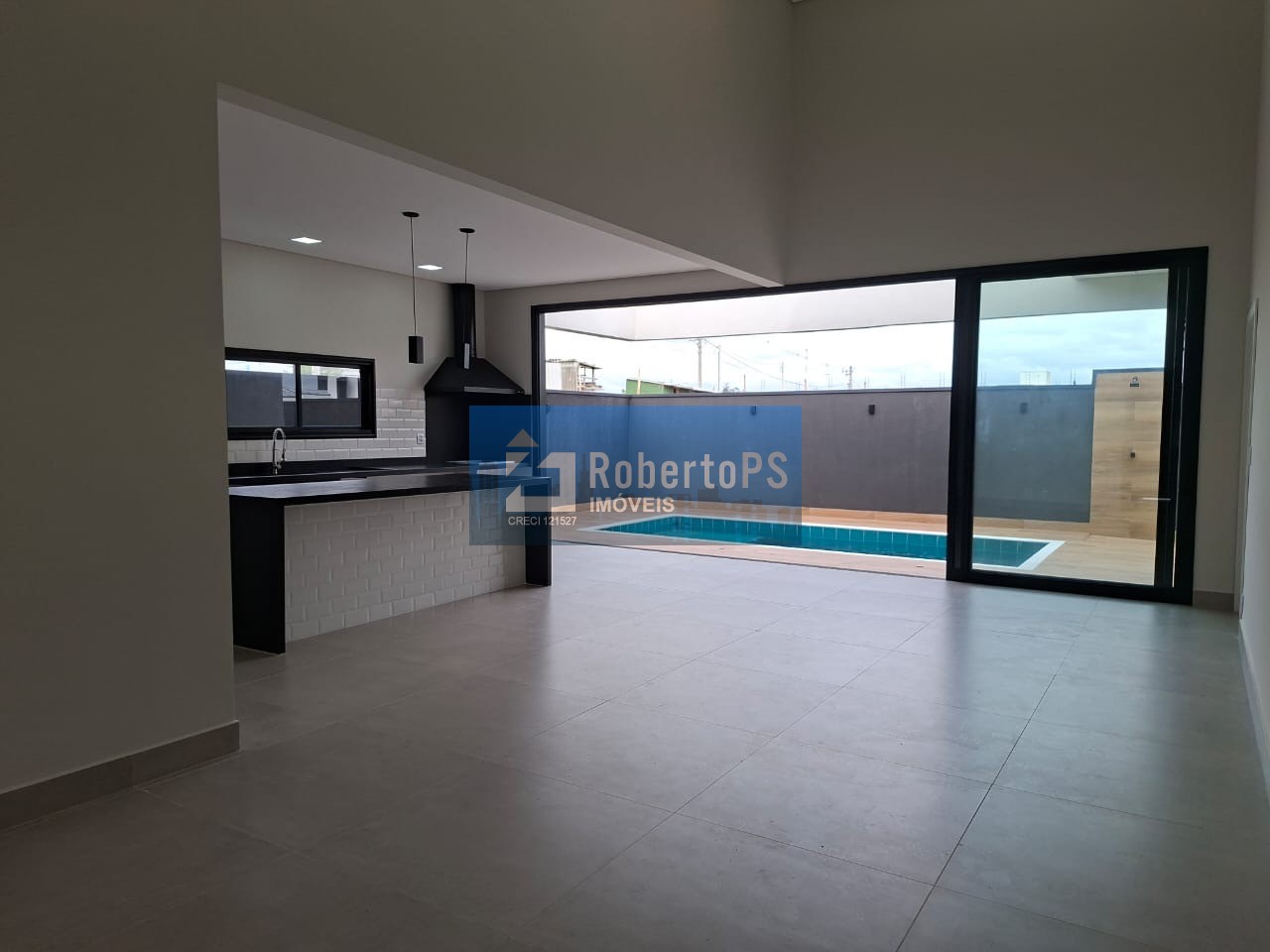 Casa térrea de luxo em condomínio: 3 quartos, 3 suítes, 2 sa