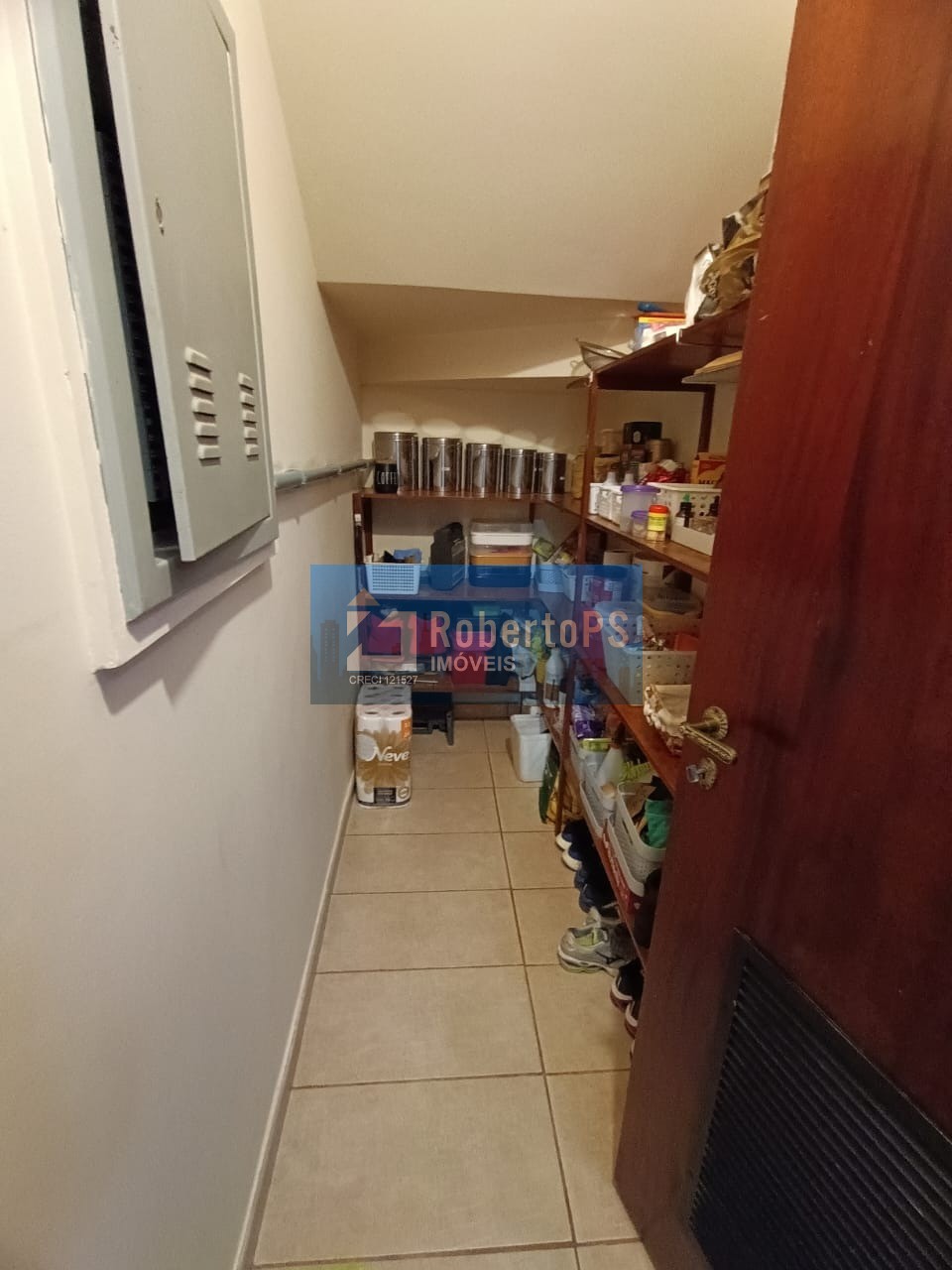Luxuosa Casa em Condomínio à Venda em São José dos Campos-SP Jardim das Colinas 5 quartos, 3 suítes, 5 salas, 5 banheiros, 3 vagas de garagem 316m² de área