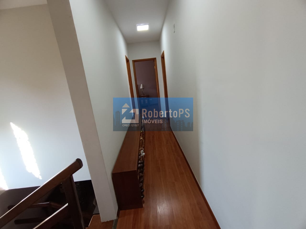 Luxuosa Casa em Condomínio à Venda em São José dos Campos-SP Jardim das Colinas 5 quartos, 3 suítes, 5 salas, 5 banheiros, 3 vagas de garagem 316m² de área
