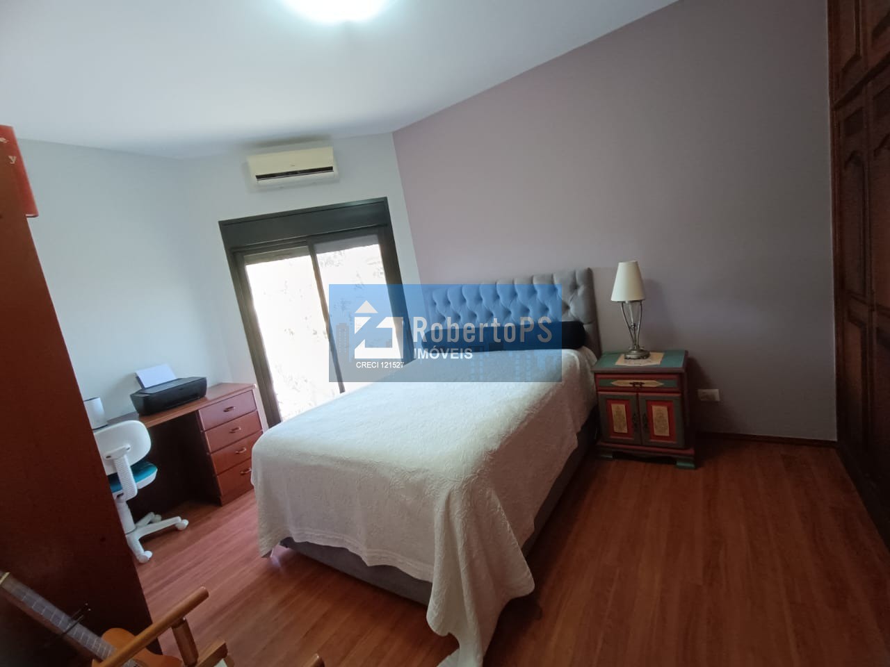 Luxuosa Casa em Condomínio à Venda em São José dos Campos-SP Jardim das Colinas 5 quartos, 3 suítes, 5 salas, 5 banheiros, 3 vagas de garagem 316m² de área