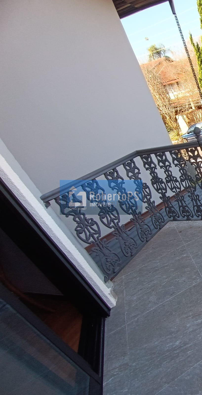 Luxuosa Casa em Condomínio à Venda em São José dos Campos-SP Jardim das Colinas 5 quartos, 3 suítes, 5 salas, 5 banheiros, 3 vagas de garagem 316m² de área
