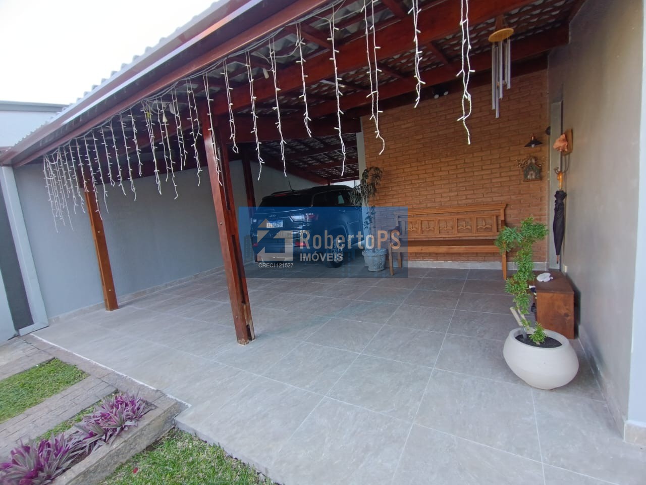 Luxuosa Casa em Condomínio à Venda em São José dos Campos-SP Jardim das Colinas 5 quartos, 3 suítes, 5 salas, 5 banheiros, 3 vagas de garagem 316m² de área