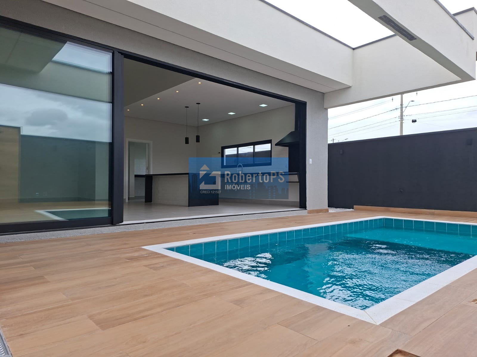 Casa térrea de luxo em condomínio: 3 quartos, 3 suítes, 2 sa