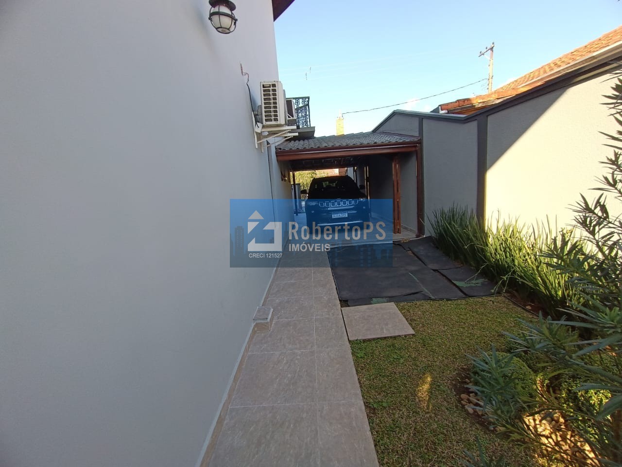 Luxuosa Casa em Condomínio à Venda em São José dos Campos-SP Jardim das Colinas 5 quartos, 3 suítes, 5 salas, 5 banheiros, 3 vagas de garagem 316m² de área