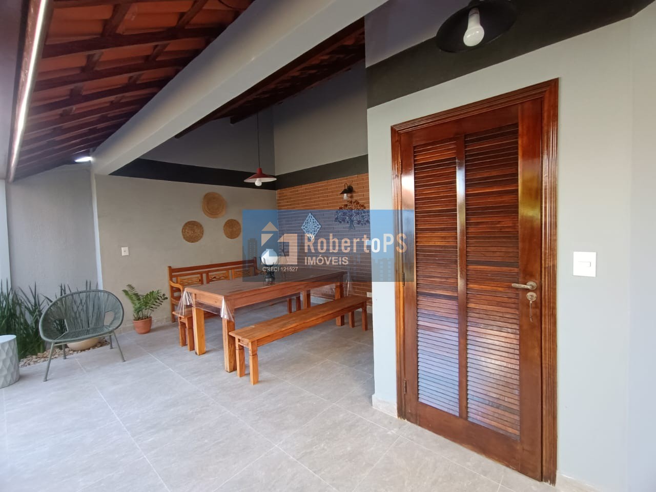 Luxuosa Casa em Condomínio à Venda em São José dos Campos-SP Jardim das Colinas 5 quartos, 3 suítes, 5 salas, 5 banheiros, 3 vagas de garagem 316m² de área