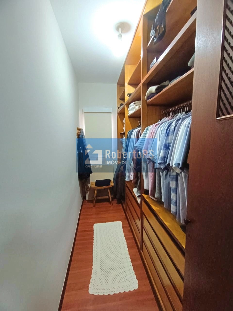Luxuosa Casa em Condomínio à Venda em São José dos Campos-SP Jardim das Colinas 5 quartos, 3 suítes, 5 salas, 5 banheiros, 3 vagas de garagem 316m² de área