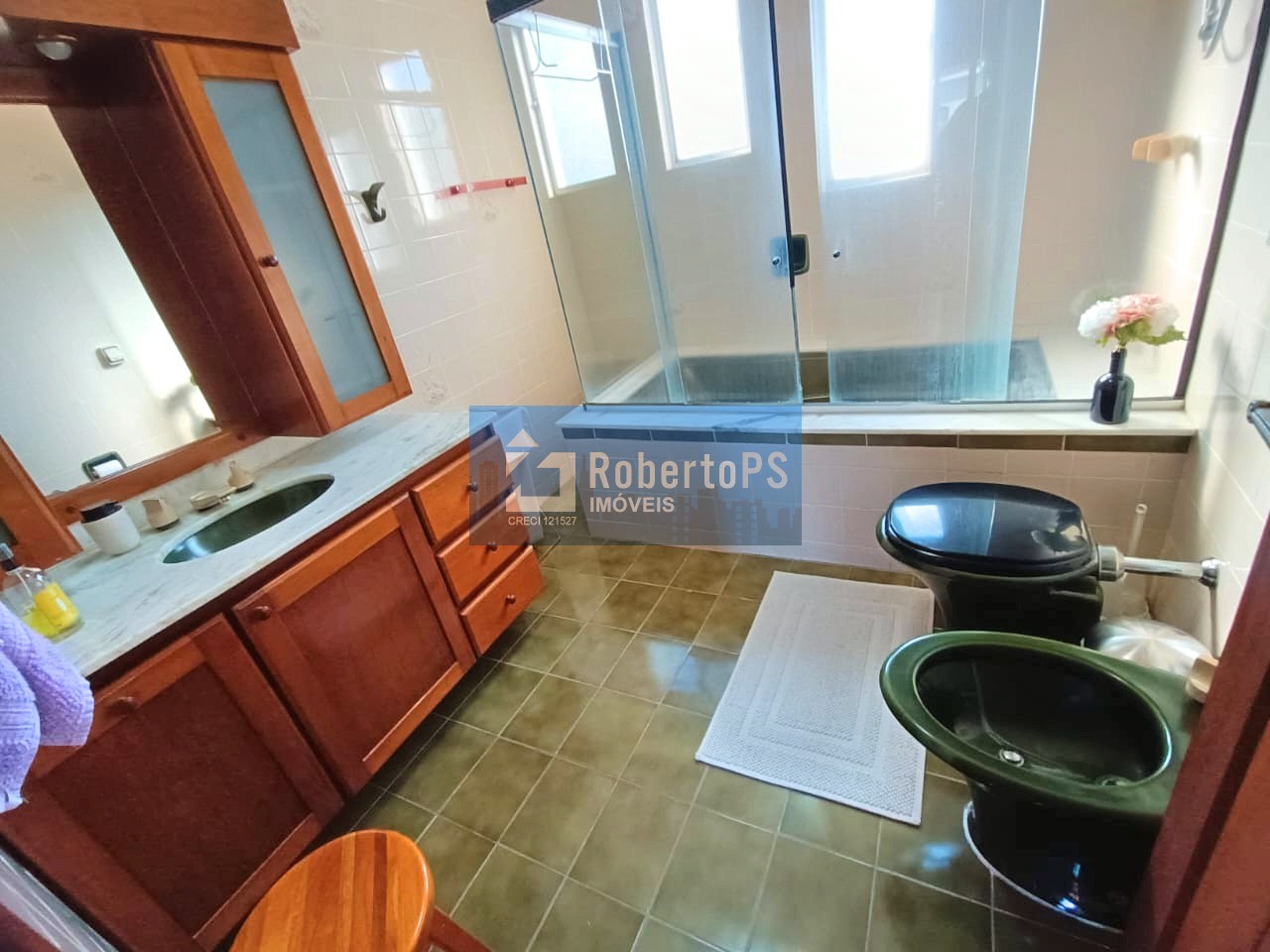 Luxuosa Casa em Condomínio à Venda em São José dos Campos-SP Jardim das Colinas 5 quartos, 3 suítes, 5 salas, 5 banheiros, 3 vagas de garagem 316m² de área