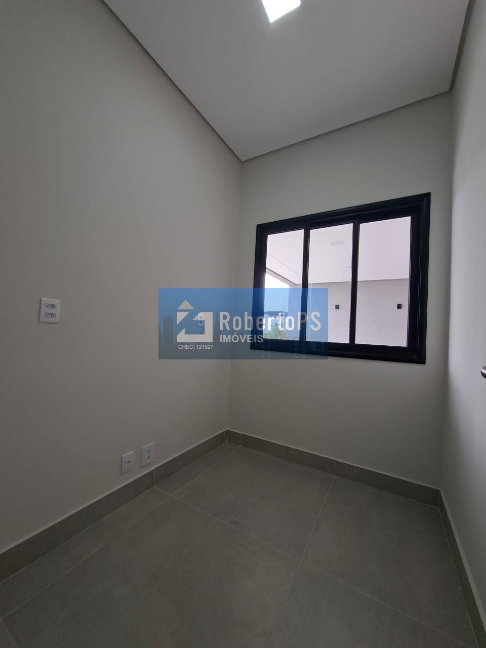 Casa térrea de luxo em condomínio: 3 quartos, 3 suítes, 2 sa