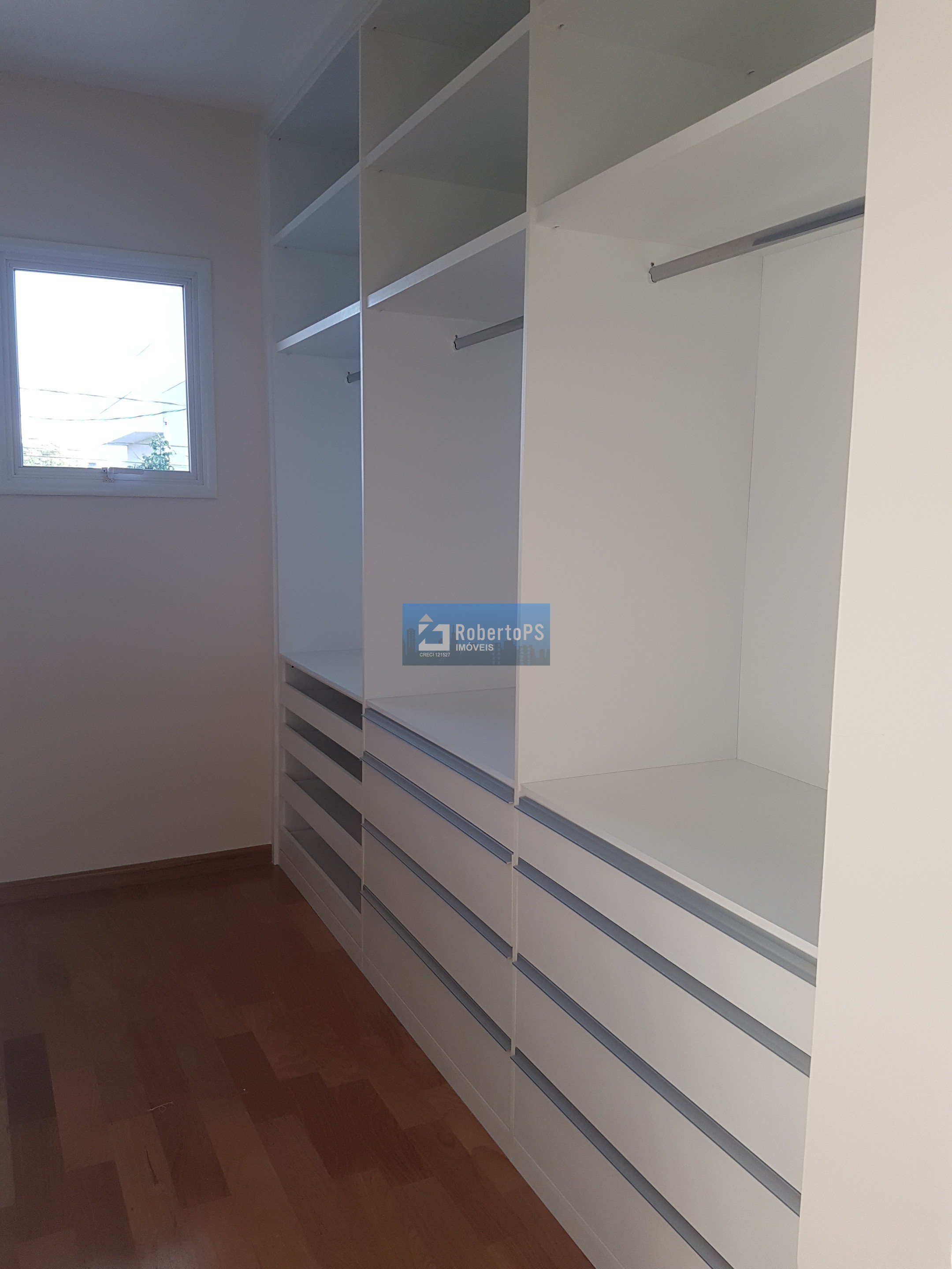 Casa de luxo no Urbanova: 4 quartos, 4 suítes, 3 salas, 4 banheiros, 2 vagas, 251m² - Venda e Locação em São José dos Campos-SP!