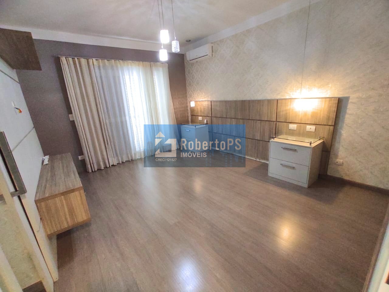 Casa em Condomínio Luxuoso com 4 Quartos e 2 Suítes no Urbanova, São José dos Campos - SP: Imperdível!