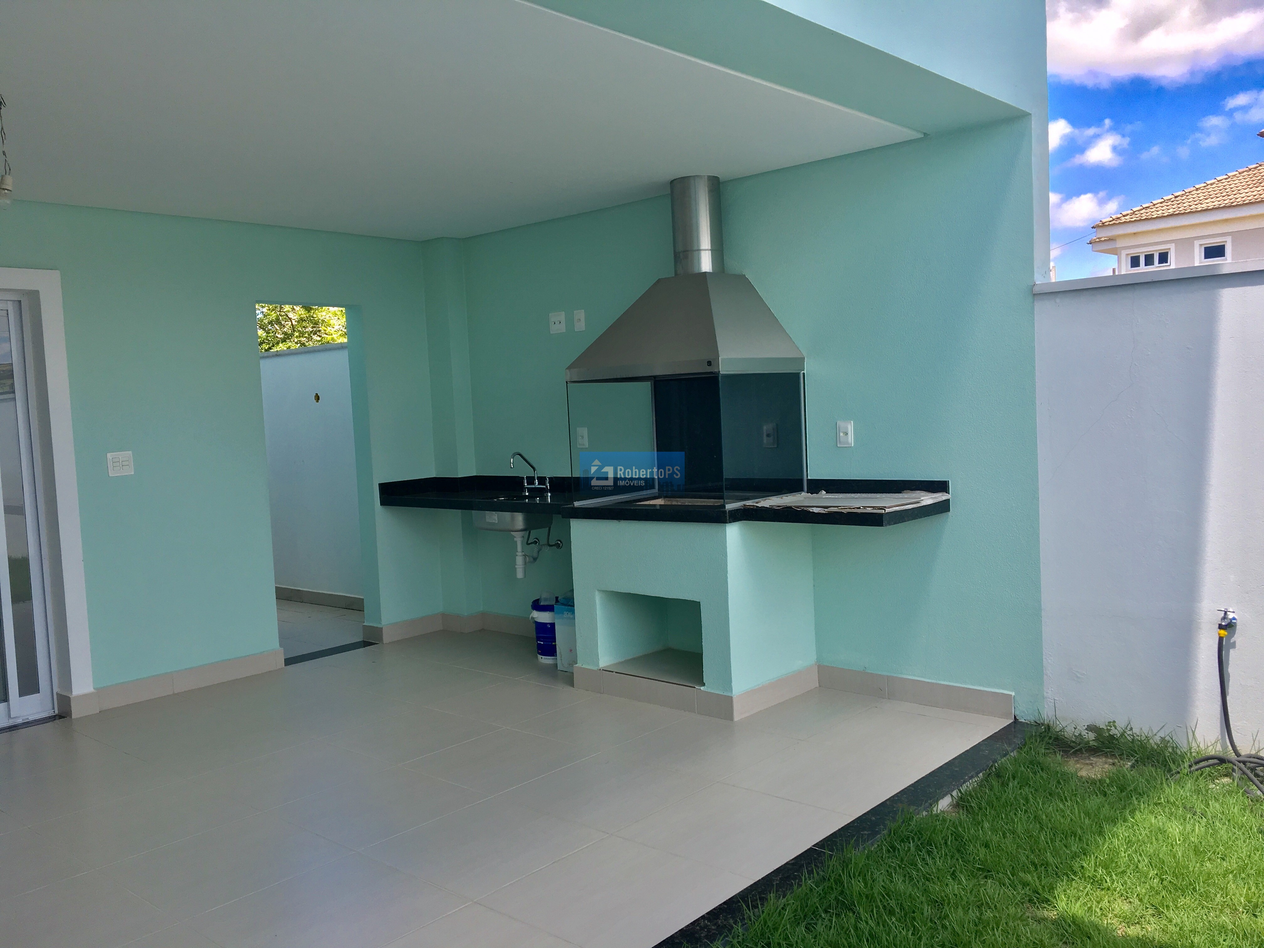 Casa de luxo no Urbanova: 4 quartos, 4 suítes, 3 salas, 4 banheiros, 2 vagas, 251m² - Venda e Locação em São José dos Campos-SP!