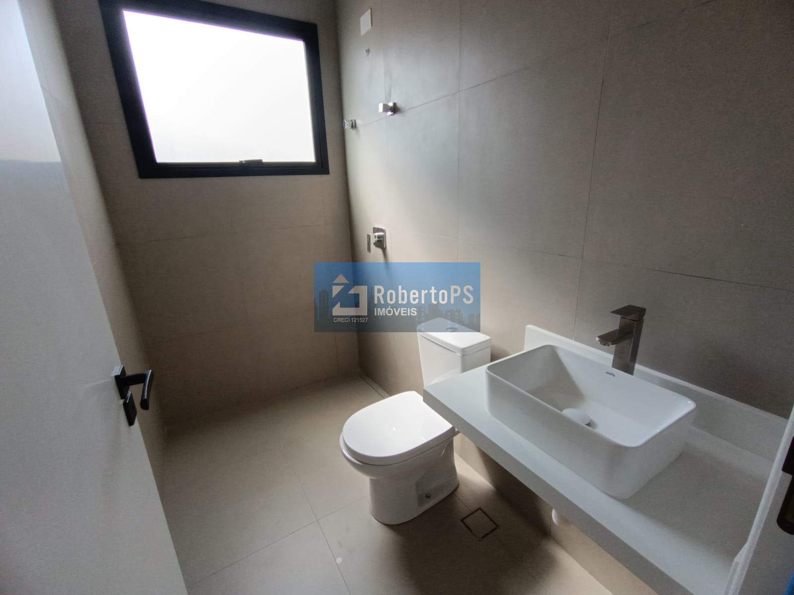 Casa de alto padrão em condomínio à venda em São José dos Campos-SP, 3 quartos, 3 suítes, 3 salas, 5 banheiros, 4 vagas, 235m².