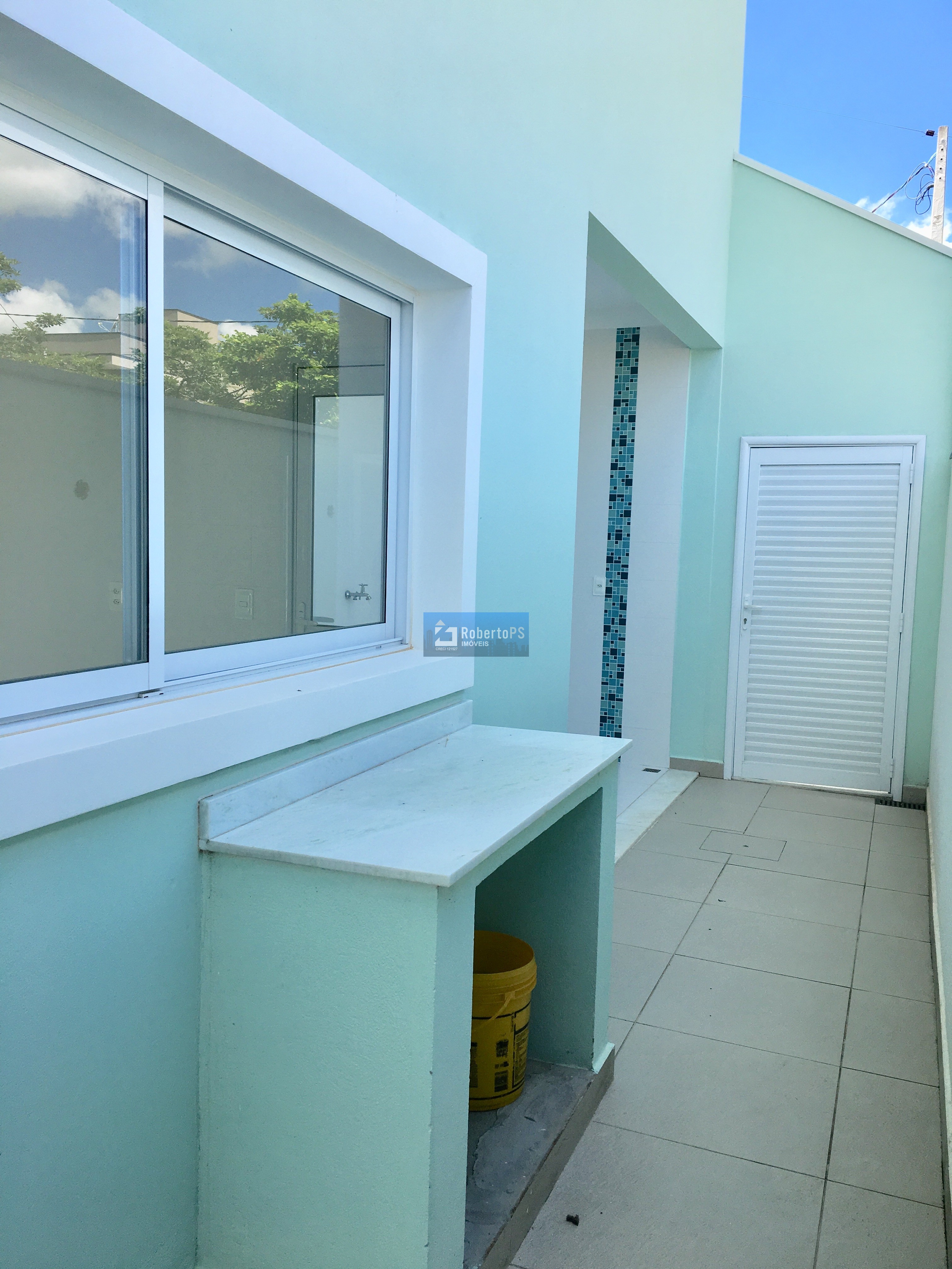 Casa de luxo no Urbanova: 4 quartos, 4 suítes, 3 salas, 4 banheiros, 2 vagas, 251m² - Venda e Locação em São José dos Campos-SP!