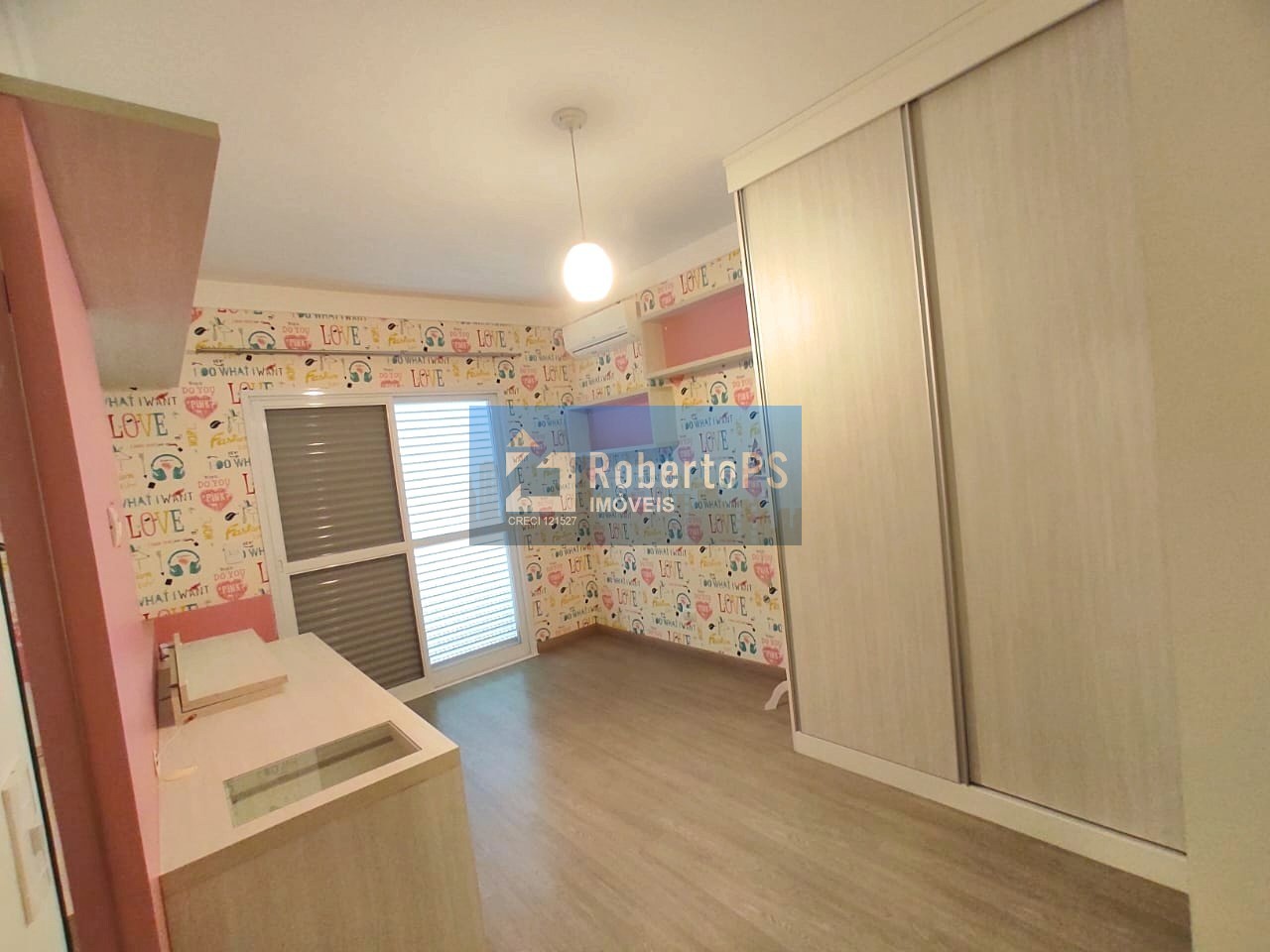 Casa em Condomínio Luxuoso com 4 Quartos e 2 Suítes no Urbanova, São José dos Campos - SP: Imperdível!