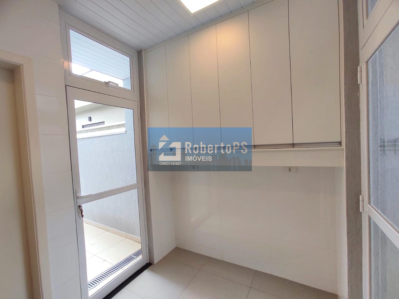 Casa em Condomínio Luxuoso com 4 Quartos e 2 Suítes no Urbanova, São José dos Campos - SP: Imperdível!