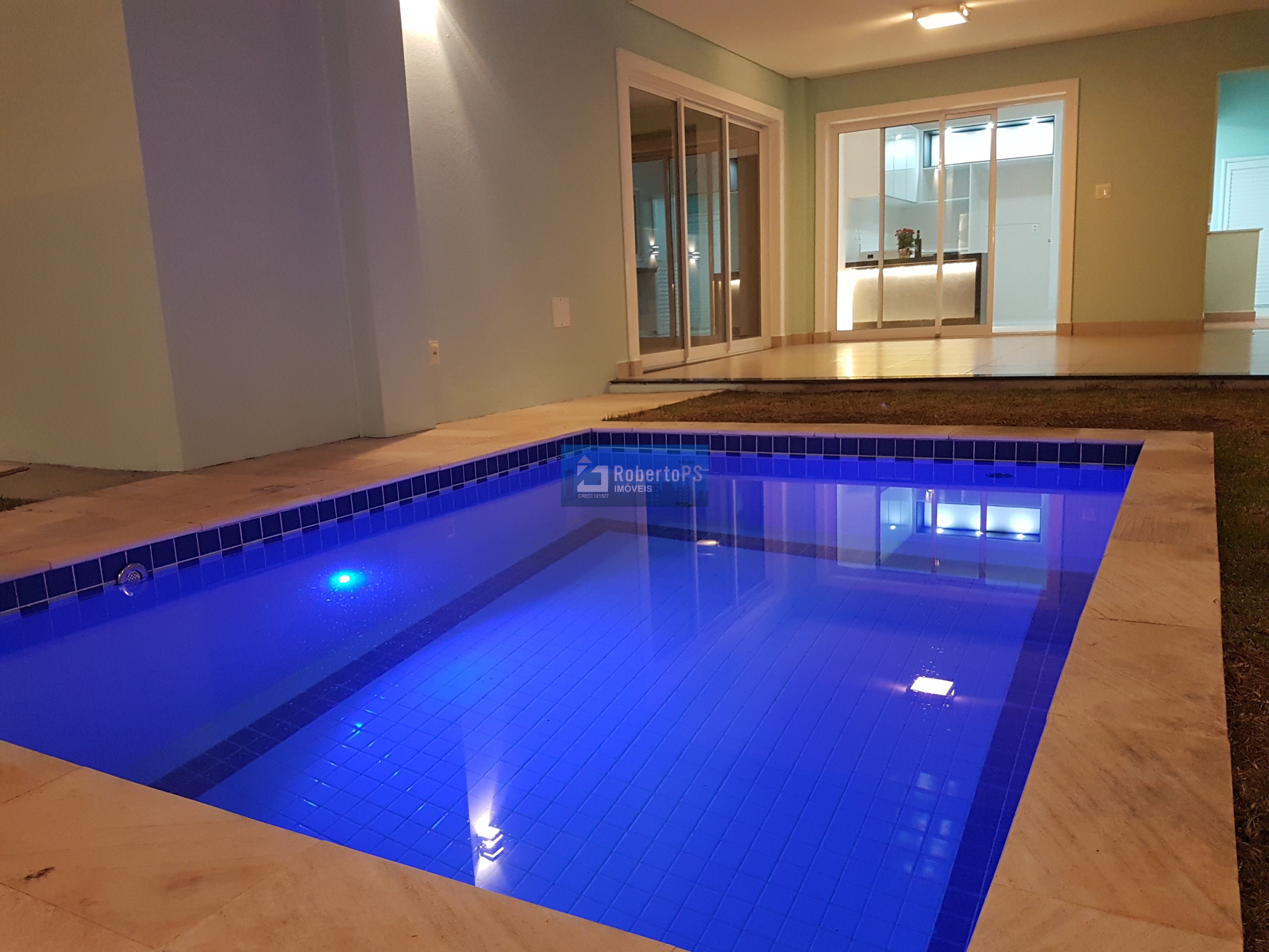 Casa de luxo no Urbanova: 4 quartos, 4 suítes, 3 salas, 4 banheiros, 2 vagas, 251m² - Venda e Locação em São José dos Campos-SP!