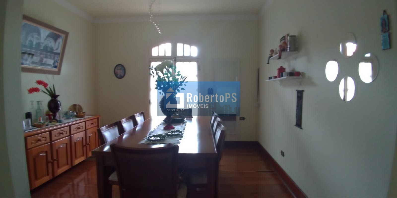 Venda de Casa de Luxo no Jardim Esplanada, São José dos Campos-SP: 3 Quartos, 1 Suíte, 4 Banheiros, 4 Vagas, 300m².