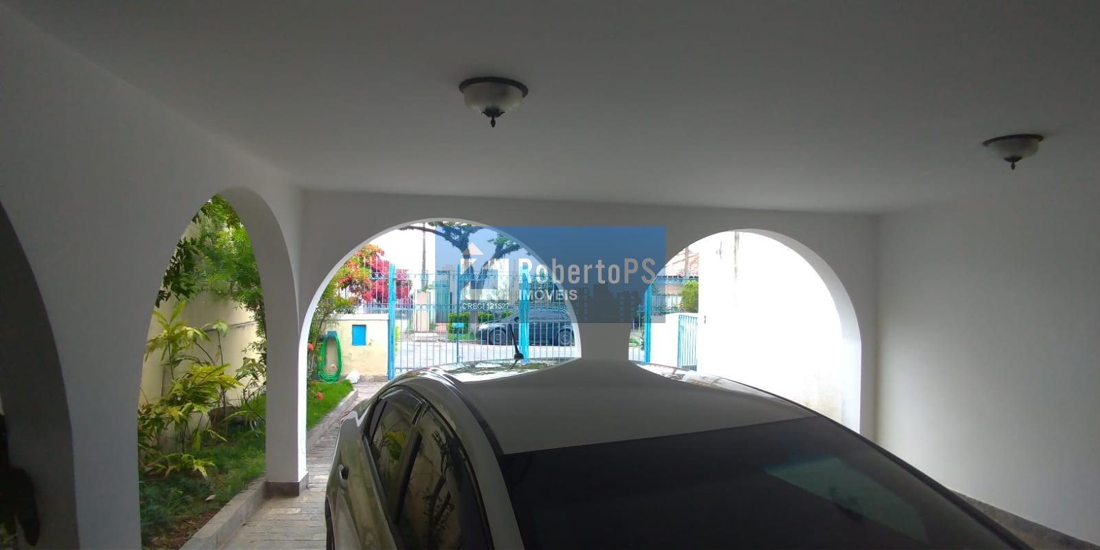 Venda de Casa de Luxo no Jardim Esplanada, São José dos Campos-SP: 3 Quartos, 1 Suíte, 4 Banheiros, 4 Vagas, 300m².