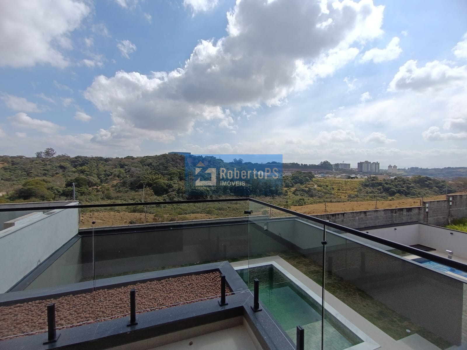 Casa de alto padrão em condomínio à venda em São José dos Campos-SP, 3 quartos, 3 suítes, 3 salas, 5 banheiros, 4 vagas, 235m².