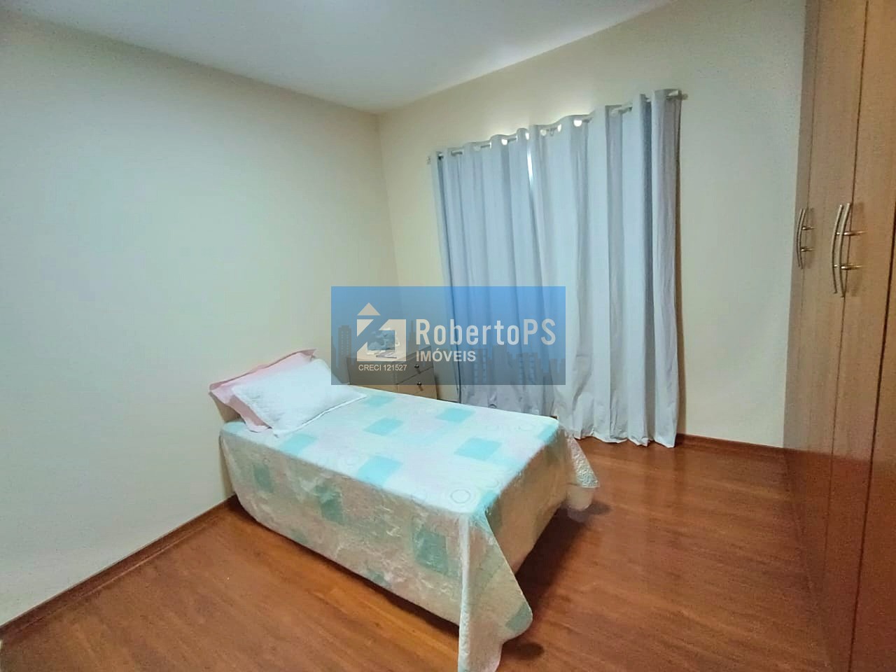 Luxuosa Casa em Condomínio à Venda em São José dos Campos-SP - Jardim das Colinas, 4 Quartos, 1 Suíte, 3 Salas, 3 Banheiros, 4 Vagas, 355m².
