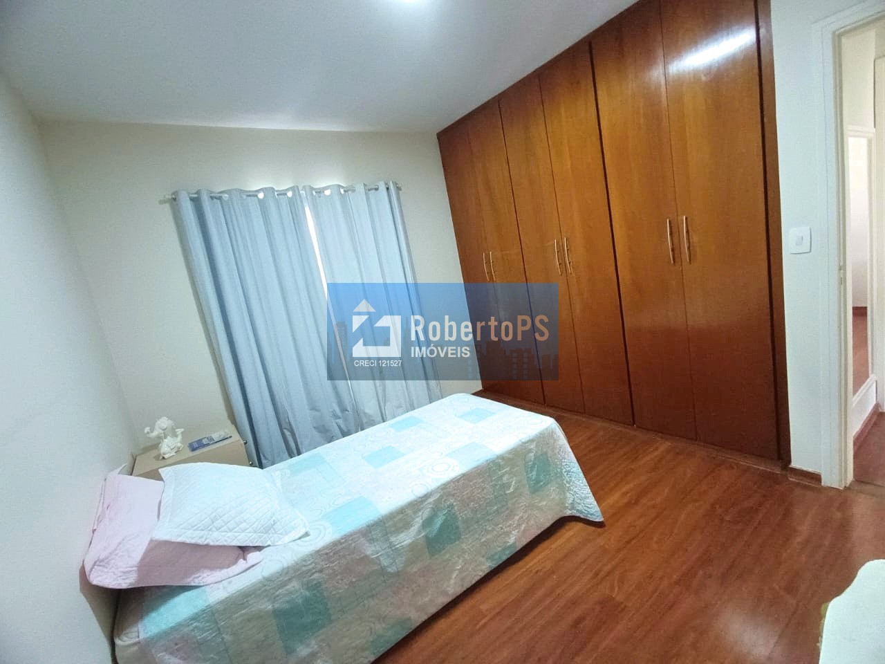 Luxuosa Casa em Condomínio à Venda em São José dos Campos-SP - Jardim das Colinas, 4 Quartos, 1 Suíte, 3 Salas, 3 Banheiros, 4 Vagas, 355m².