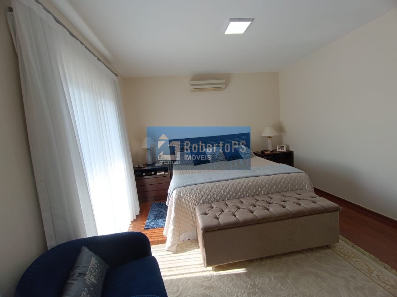 Luxuosa Casa em Condomínio à Venda em São José dos Campos-SP - Jardim das Colinas, 4 Quartos, 1 Suíte, 3 Salas, 3 Banheiros, 4 Vagas, 355m².