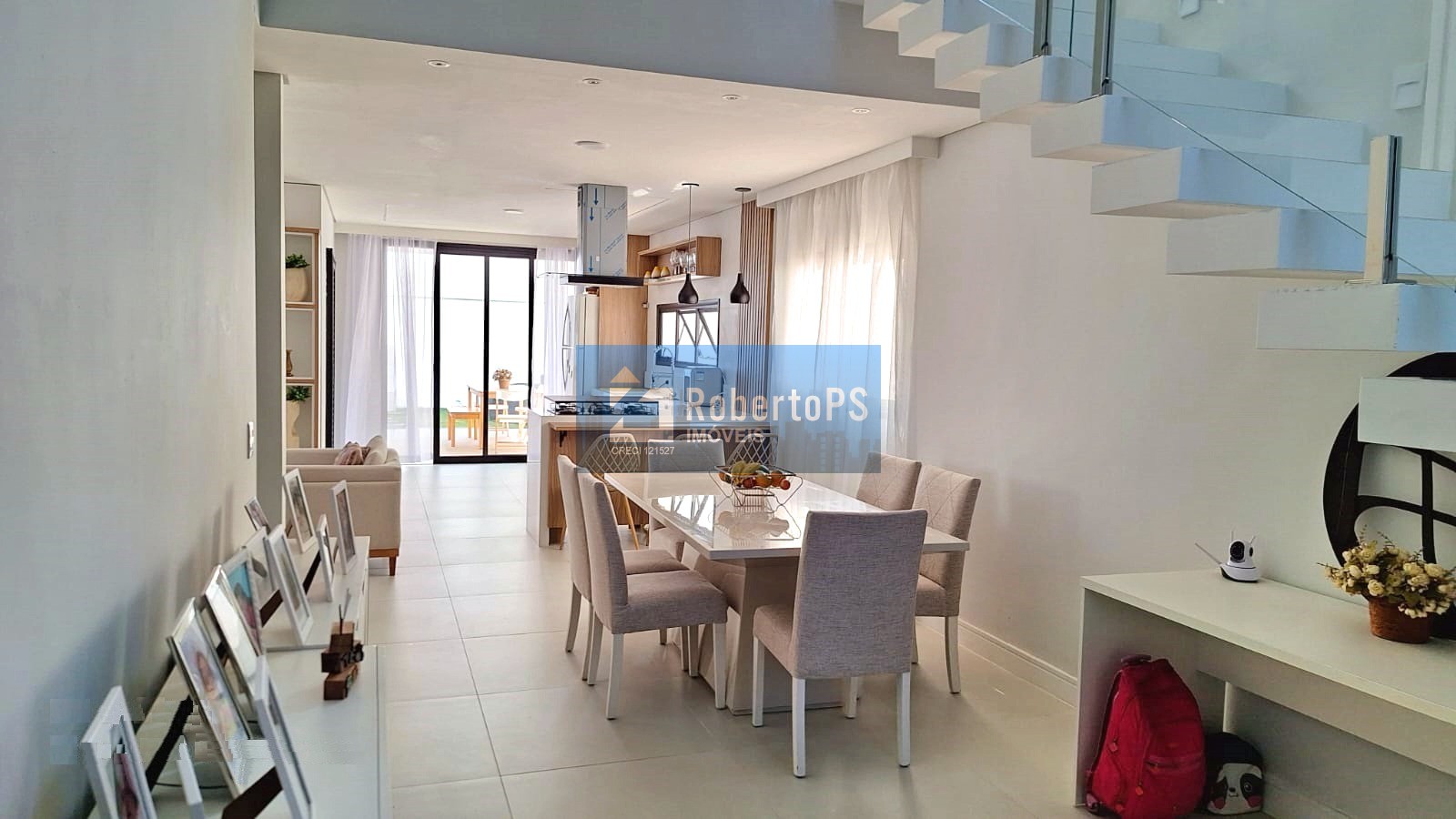 Casa de luxo em condomínio no Urbanova, São José dos Campos-SP: 3 quartos, 3 suítes, 3 salas, 4 banheiros, 4 vagas, 210m².