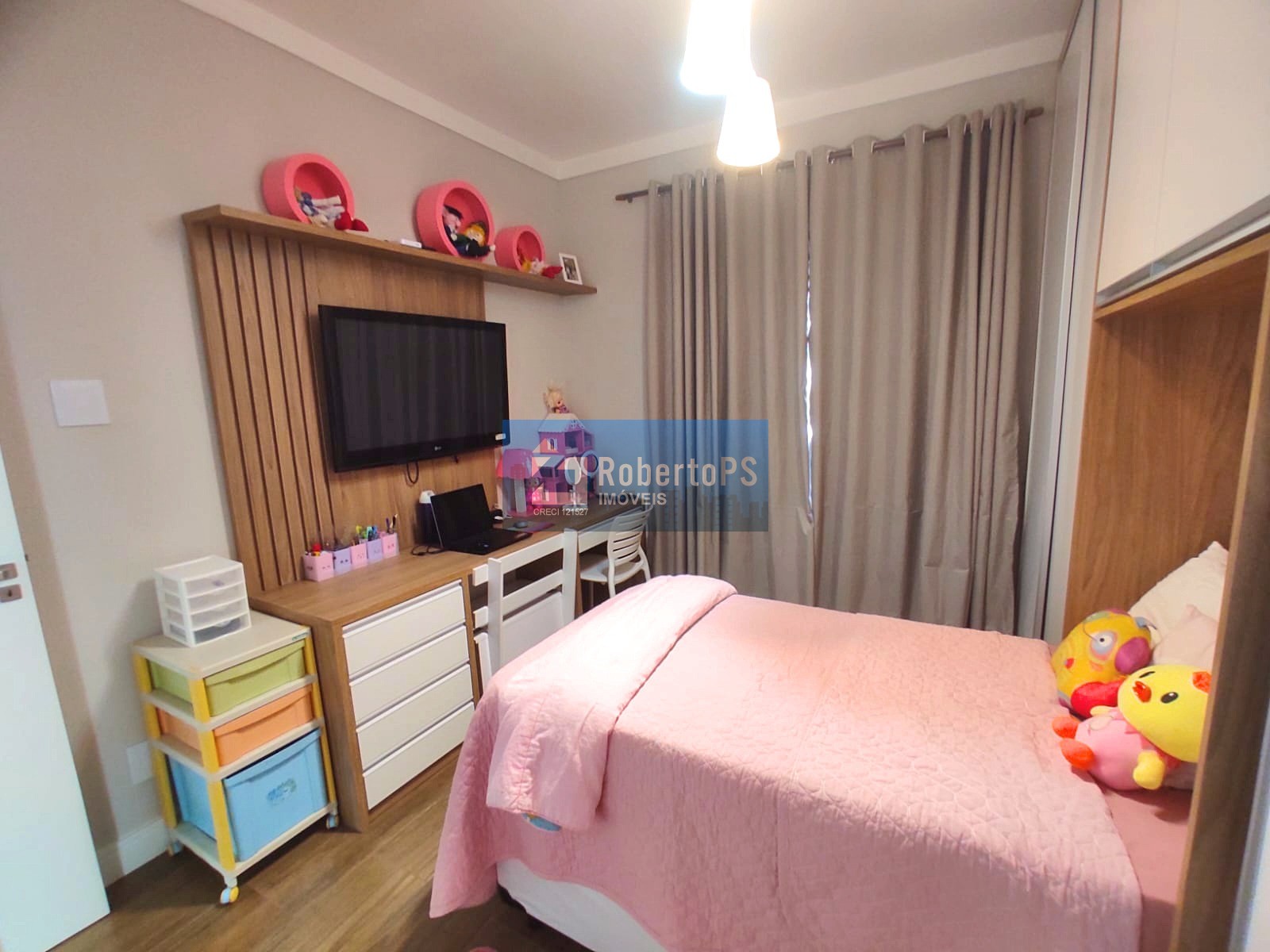 Casa de luxo em condomínio no Urbanova, São José dos Campos-SP: 3 quartos, 3 suítes, 3 salas, 4 banheiros, 4 vagas, 210m².