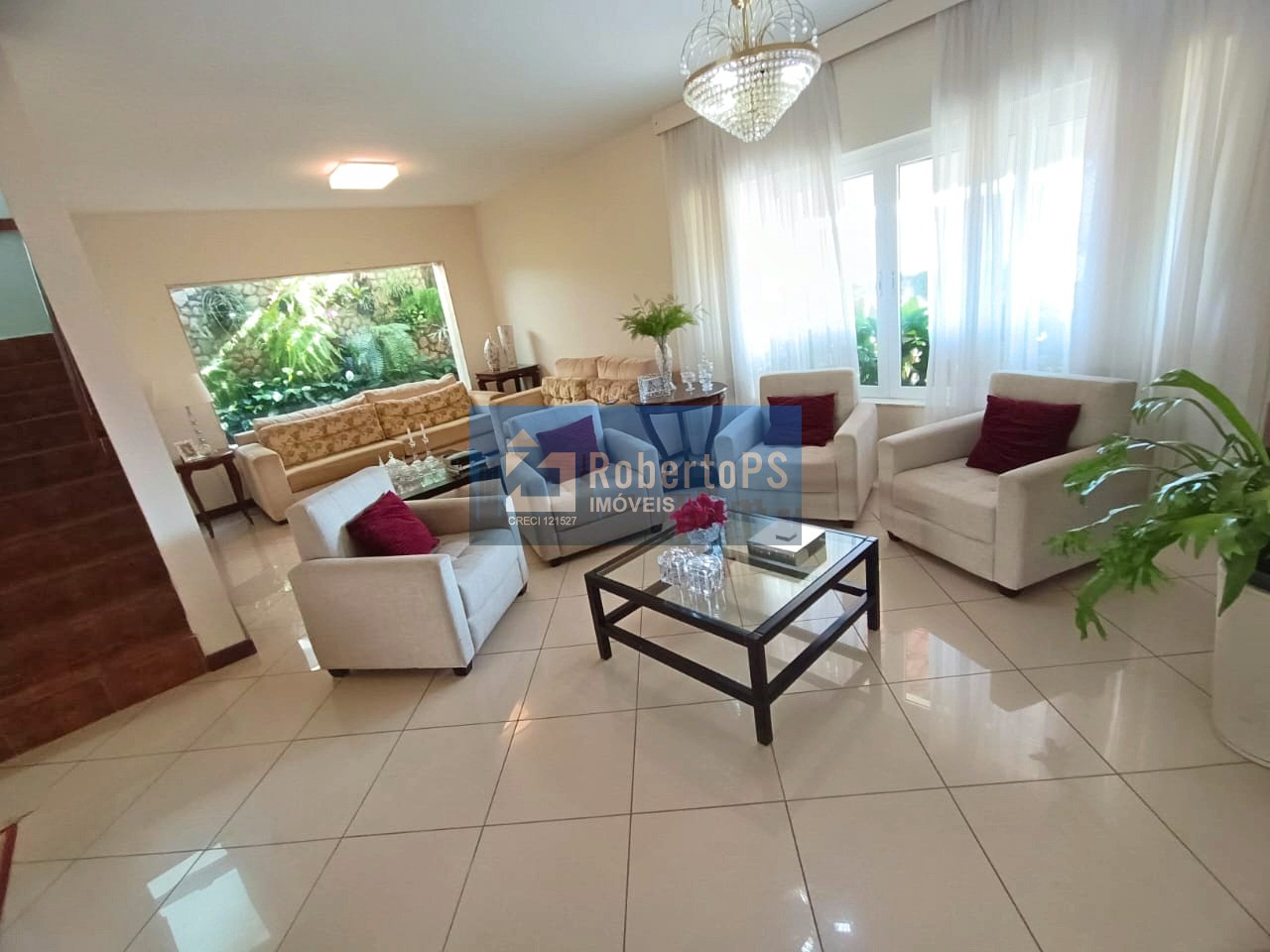 Luxuosa Casa em Condomínio à Venda em São José dos Campos-SP - Jardim das Colinas, 4 Quartos, 1 Suíte, 3 Salas, 3 Banheiros, 4 Vagas, 355m².