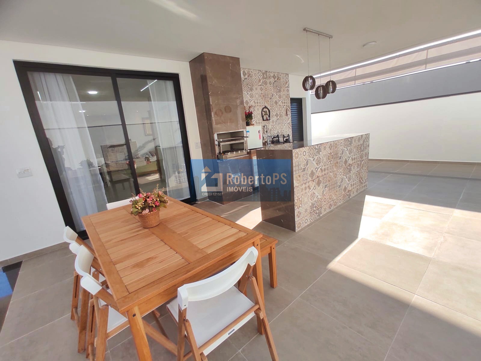 Casa de luxo em condomínio no Urbanova, São José dos Campos-SP: 3 quartos, 3 suítes, 3 salas, 4 banheiros, 4 vagas, 210m².