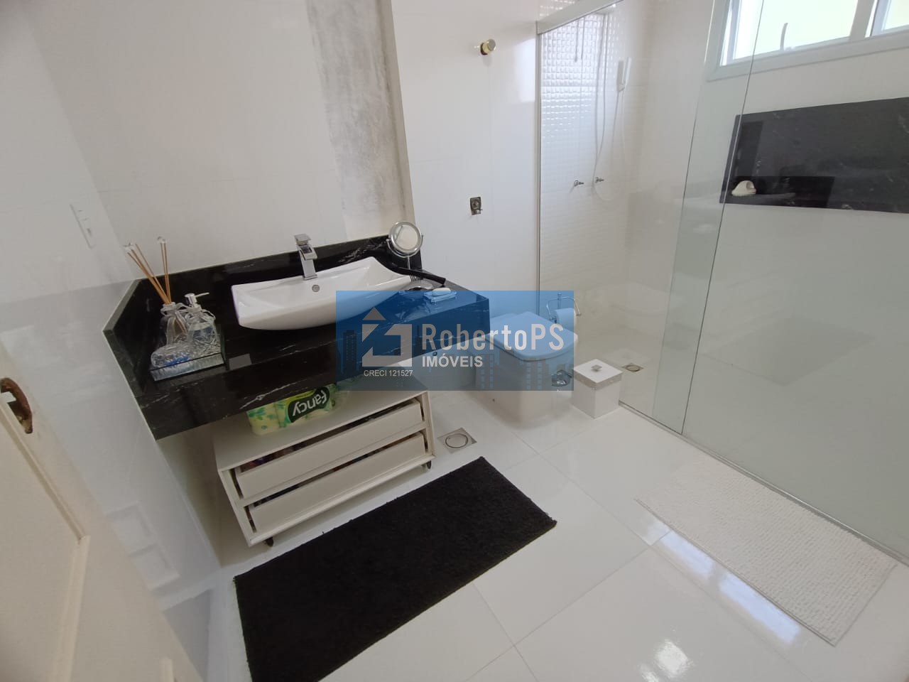 Luxuosa Casa em Condomínio à Venda em São José dos Campos-SP - Jardim das Colinas, 4 Quartos, 1 Suíte, 3 Salas, 3 Banheiros, 4 Vagas, 355m².